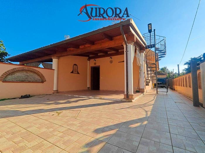 Casa quadrilocale in vendita in Fondi