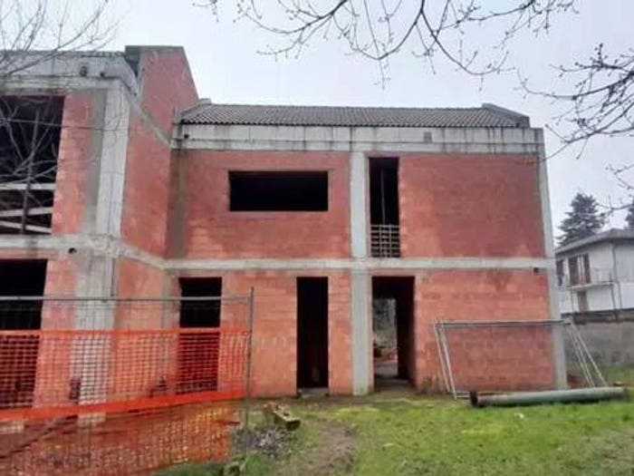 Casa con 6 locali in vendita in Via Isabella Chiodi, Centro, Gamalero