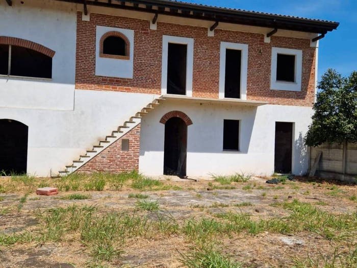 Casa con 6 locali in vendita in Via Alessandro Manzoni, Gravellona, Gravellona Lomellina