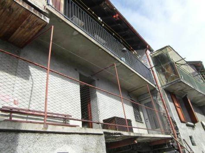 Appartamento trilocale in vendita in Via Dante Alighieri, Maccagno, Maccagno con Pino e Veddasca