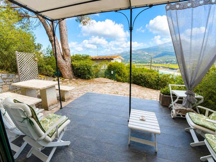 Appartamento trilocale in vendita in VIA ISCHIA, Marina Di Campo, Campo nell'Elba