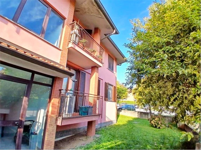 Appartamento trilocale in vendita in via dei caduti, Centro, Binago