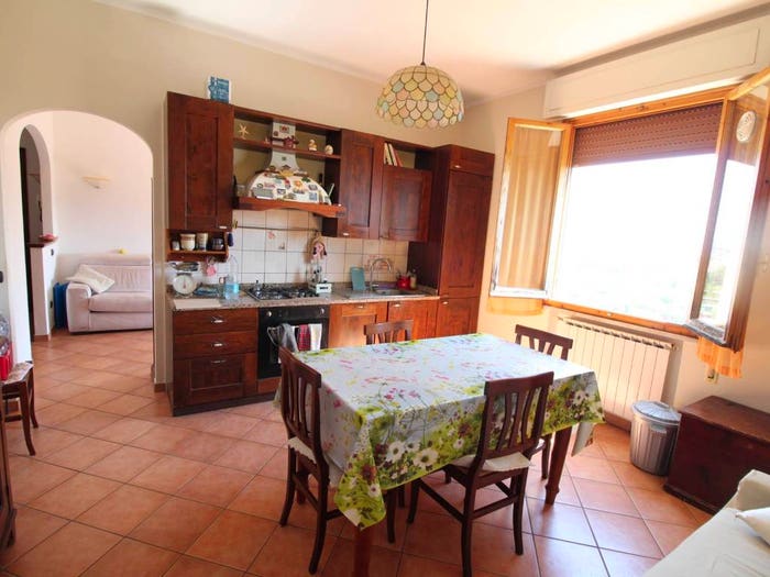 Appartamento con 5 locali in vendita in Viale Giacomo Matteotti, Centro, Montespertoli