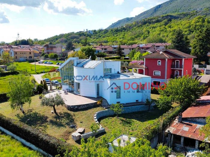 Casa con 5 locali in vendita in San Pelino, Avezzano
