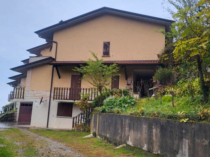 Appartamento trilocale in vendita in Via San Fermo, Grone