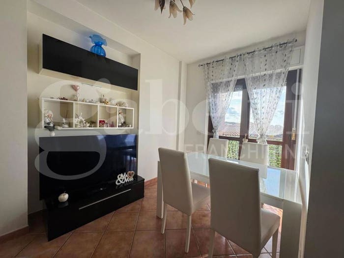 Appartamento trilocale in vendita in via Eugenio Curiel, Santa Maria delle Mole, Marino