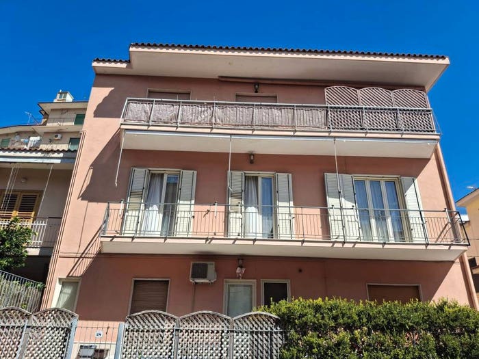 Appartamento con 5 locali in vendita in Via Giuseppe Mazzini, Somma Vesuviana