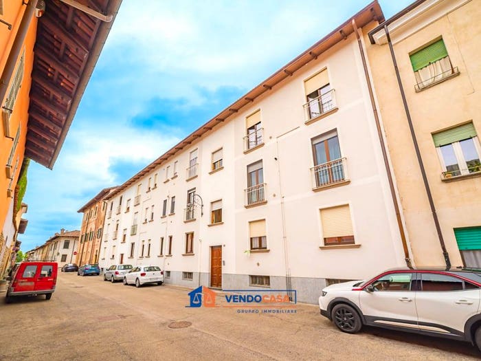 Appartamento quadrilocale in vendita in Via Carlo Alberto, Centro, Cherasco
