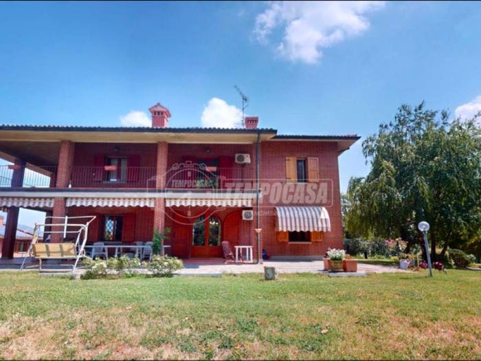 Casa con 6 locali in vendita in Monte San Pietro