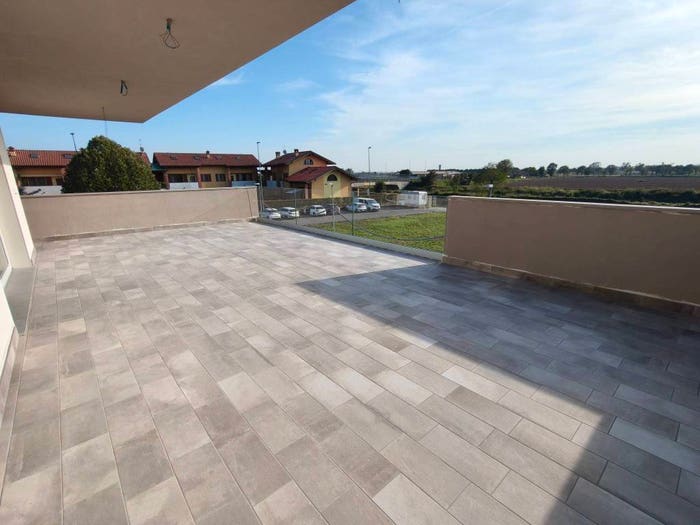 Appartamento trilocale in vendita in Via Toscana, Brusaporto