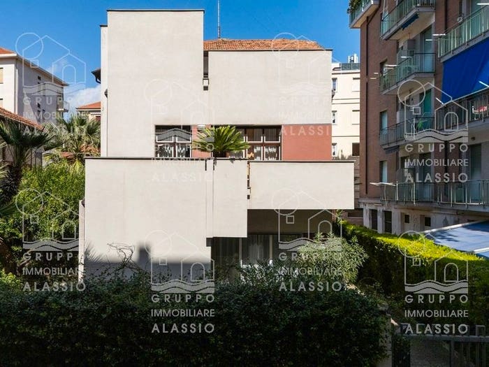 Casa con 6 locali in vendita in Via Paolo Ferreri, Fenarina Via Neghelli Collina di Ponente, Alassio