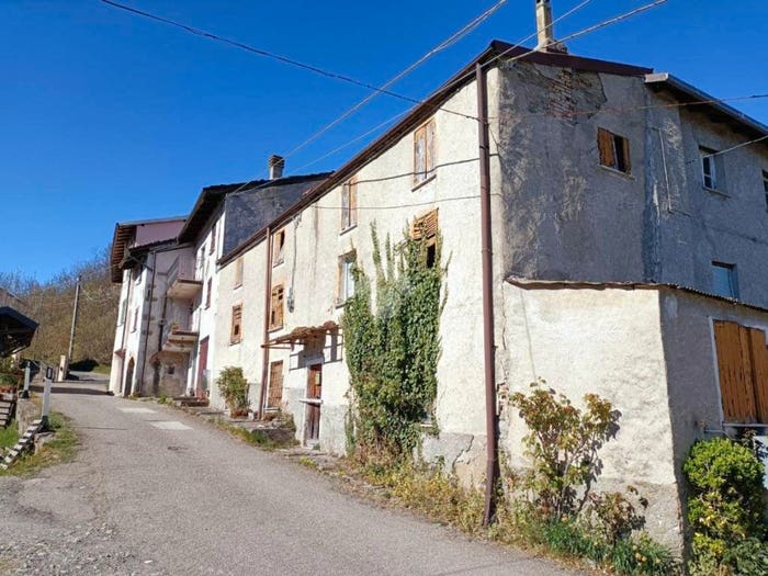 Casa con 5 locali in vendita in Frazione costa merlassino, Costa Merlassino, Cantalupo Ligure
