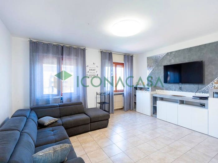 Casa con 6 locali in vendita in Via Aprile, Ripalta Guerina