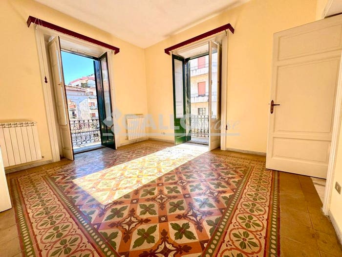 Appartamento con 6 locali in vendita in Via Isonzo, Centro, Cosenza