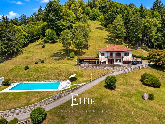 Casa con 6 locali in vendita in Via Mottarone, Armeno