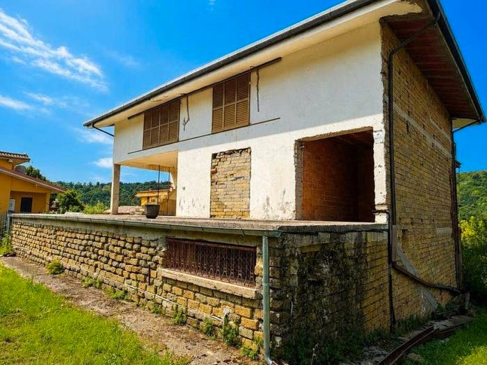 Casa trilocale in vendita in Via Limiti Carnevali, Centro, Paliano