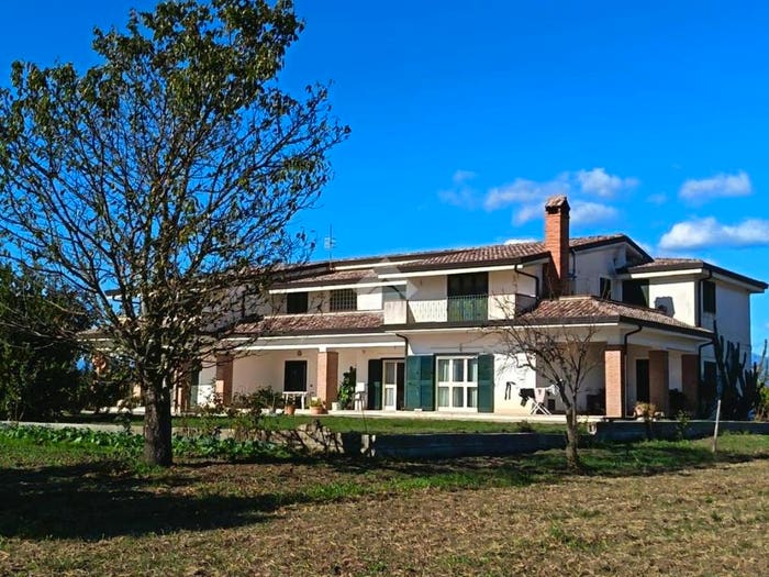 Casa con 6 locali in vendita in Via Lanzi, Dugenta