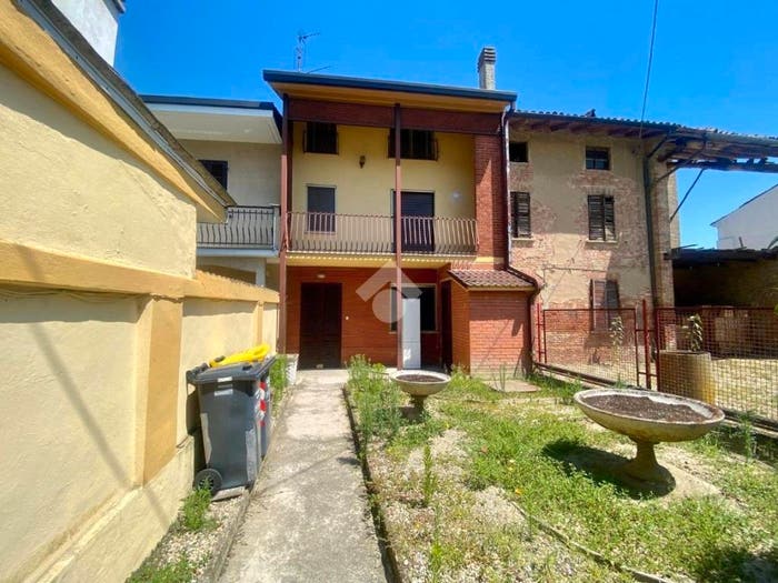 Casa quadrilocale in vendita in Via ugo pratolongo, Centro, Isola Sant'Antonio