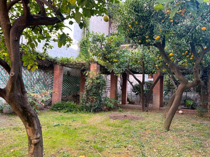 Appartamento quadrilocale in vendita in Via Atri, Centro Storico, Napoli