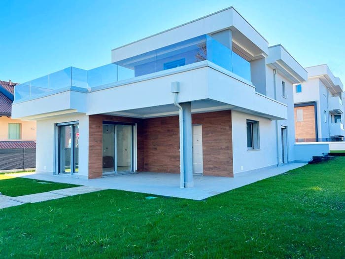 Casa con 5 locali in vendita in Via Sardegna, Centro, Magnago