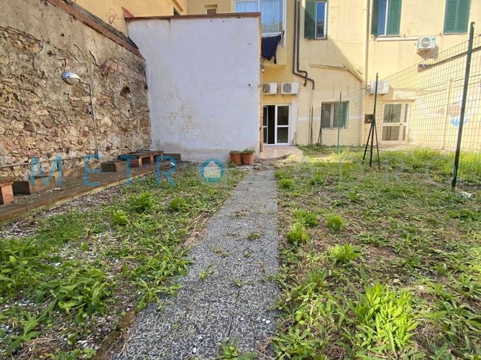 Appartamento trilocale in vendita in Piazza Giuseppe Mazzini, Porta a Mare Mazzini, Livorno