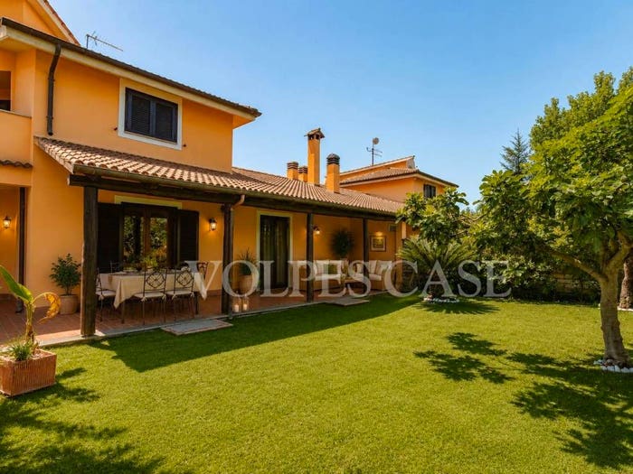 Casa quadrilocale in vendita in Strada MorlupoCapena, Valvacera, Morlupo