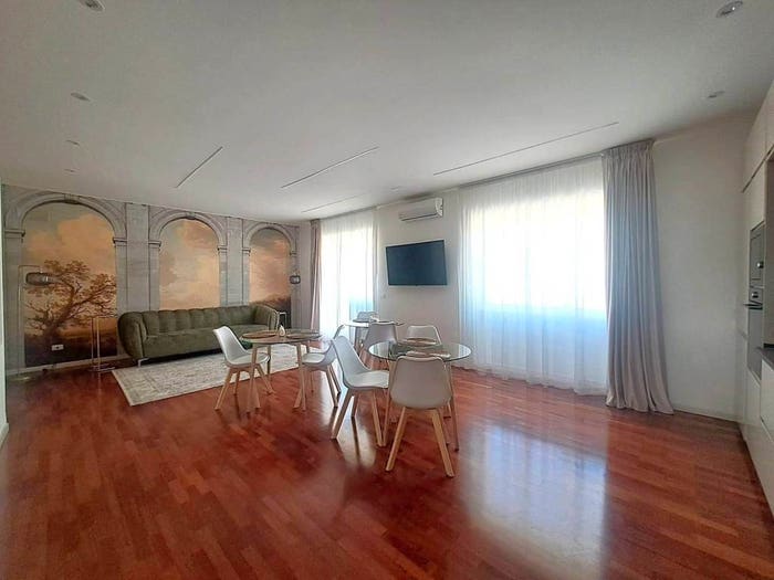 Appartamento con 6 locali in vendita in VIA ORTO DEL RE, Villa Bellini Santa Maria di Gesù, Catania