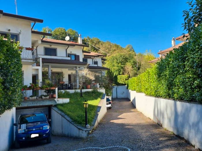 Casa con 6 locali in vendita in Via dei Marsi, Centro, Carsoli