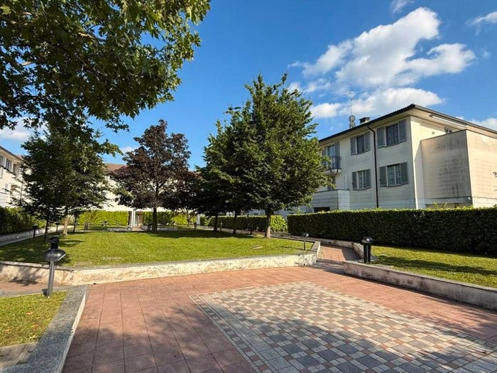 Appartamento quadrilocale in vendita in Piazza Don Enrico Civilini, Centro, Pioltello