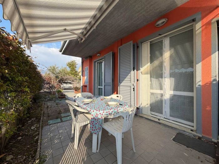 Appartamento quadrilocale in vendita in Via Montegrappa, Marina di Massa Centro, Massa