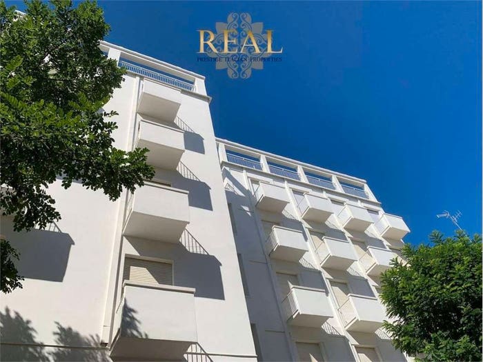 Casa con 6 locali in vendita in Carducci, Cattolica
