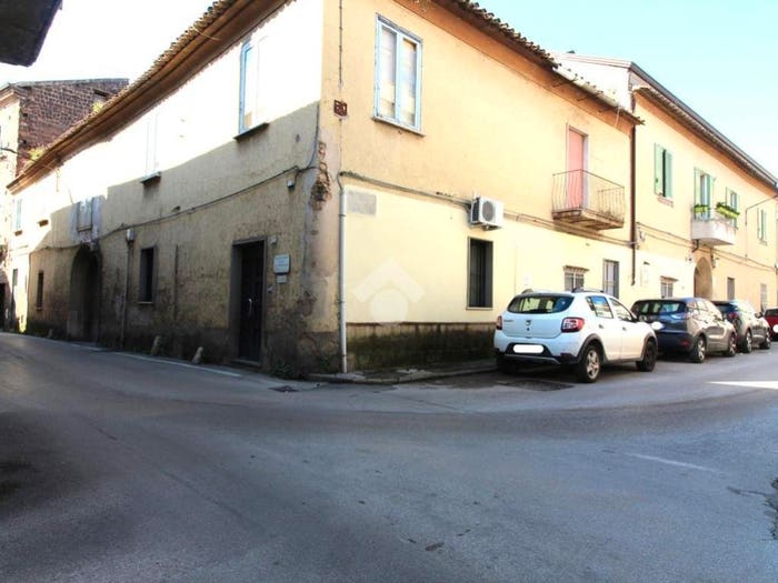Casa con 6 locali in vendita in Via Francesco Landi, San Leucio Briano, Caserta