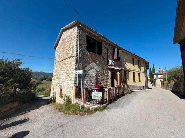Appartamento con 5 locali in vendita in Via della Ferrata, Semonte Casamorcia, Gubbio