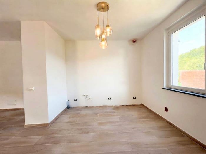 Appartamento trilocale in vendita in Via Caresana Vecchia, Riccò del Golfo di Spezia