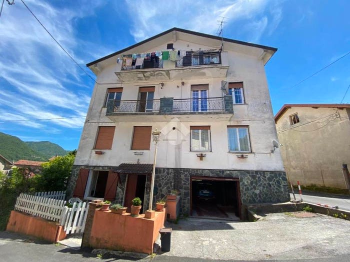 Appartamento bilocale in vendita in Località cà, Centro, Montoggio