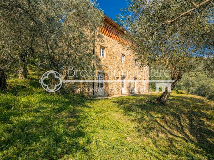 Casa con 6 locali in vendita in Via Belvedere, Camaiore Paese, Camaiore