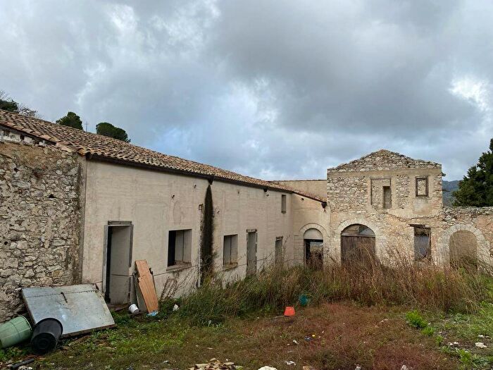 Casa con 6 locali in vendita in Strada Provinciale di Portella della Ginestra, Monreale