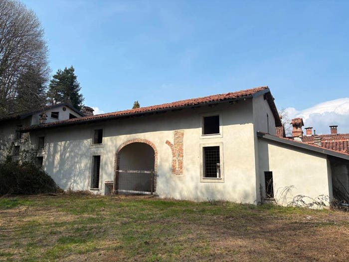 Casa con 6 locali in vendita in Strada ai Losani, Collina, Pinerolo