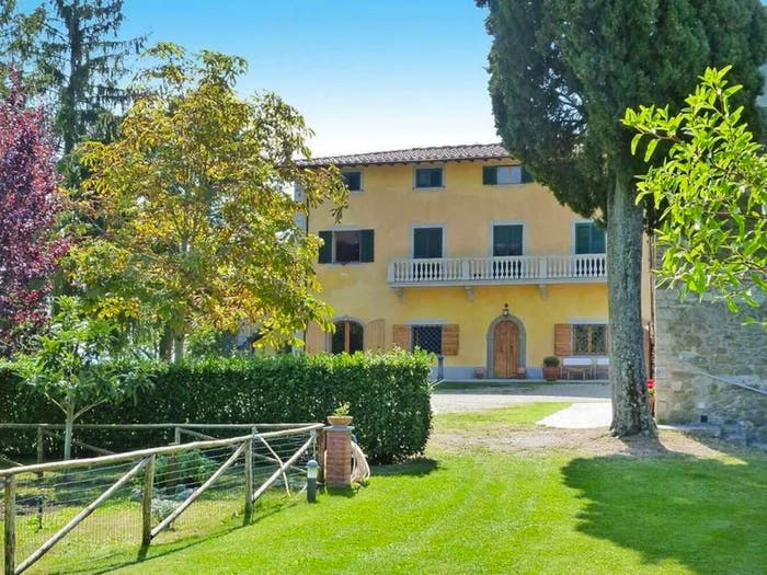 Casa con 6 locali in vendita in Via Iv Novembre, Bucine