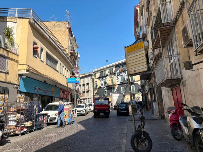 Appartamento trilocale in vendita in Via della Sanità, Sanità, Napoli