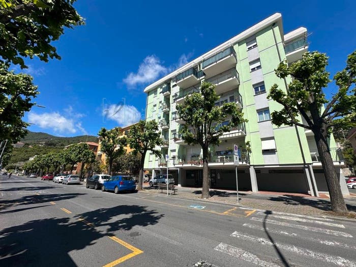 Appartamento con 5 locali in vendita in Via Piave, Centro, Albenga