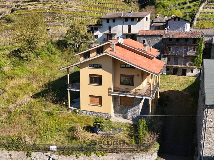 Casa con 6 locali in vendita in Via Bombolasca, Centro, Traona