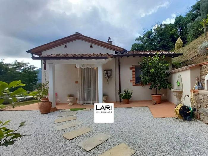Casa con 5 locali in vendita in Via Della Torre, Camaiore Paese, Camaiore