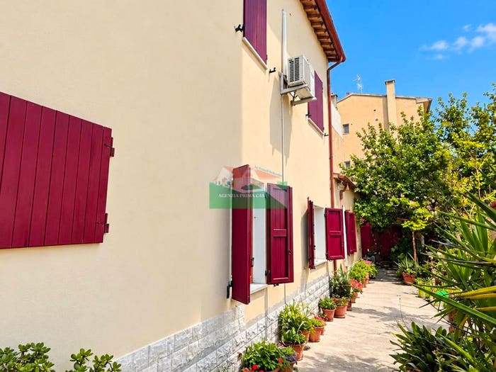 Casa con 6 locali in vendita in Via Sebastiano Fusconi, Gallery Rubicone, Ravenna
