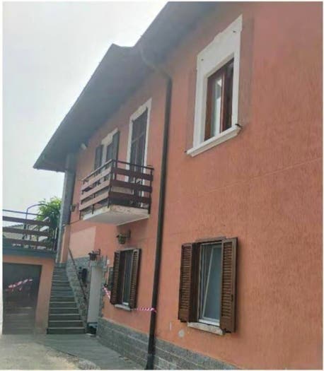 Casa con 6 locali in vendita in Vicolo Castello, Cocquio, CocquioTrevisago