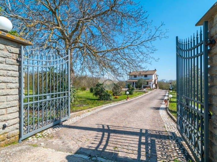 Casa con 6 locali in vendita in Strada vigna grande, Ronciglione