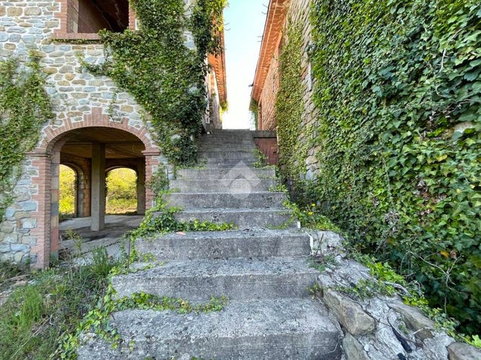 Casa con 6 locali in vendita in Via sette ponti, Quarata, Arezzo