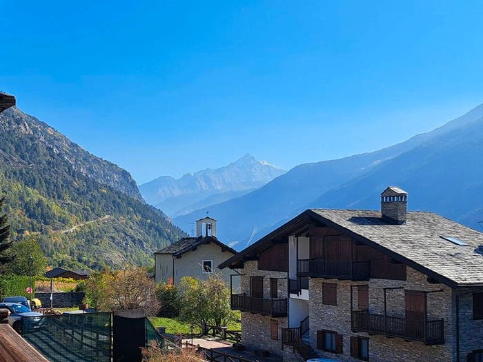Appartamento trilocale in vendita in Frazione Echarlod, Centro, La Salle