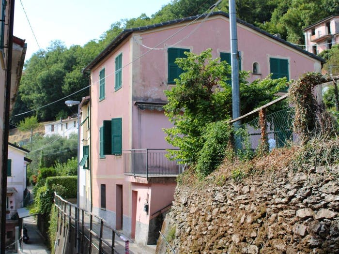 Casa quadrilocale in vendita in Ognio, Neirone