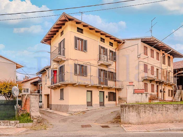 Casa con 6 locali in vendita in Via Dante Alighieri, Centro, Cossato